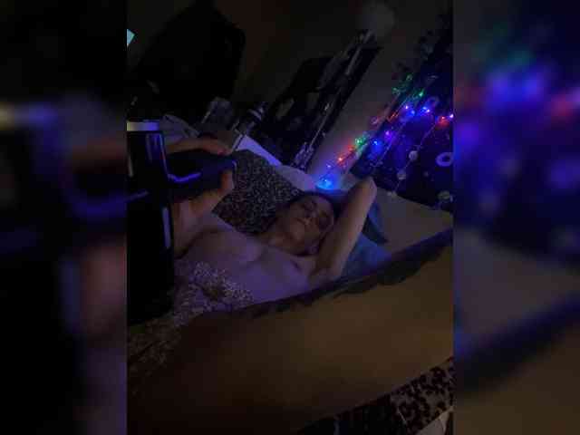 Brujaxgrey webcam