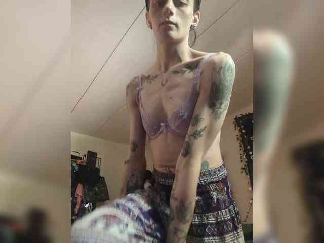 Brujaxgrey webcam