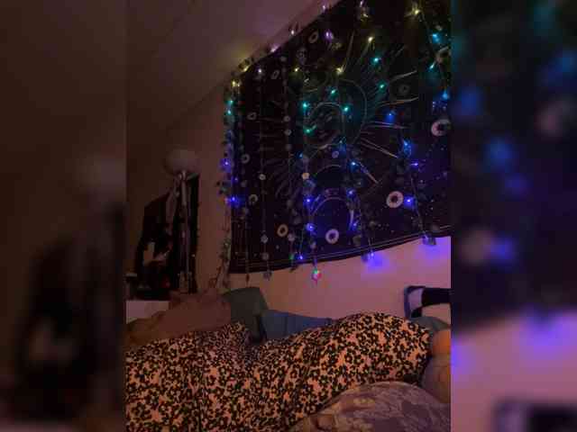 Brujaxgrey webcam