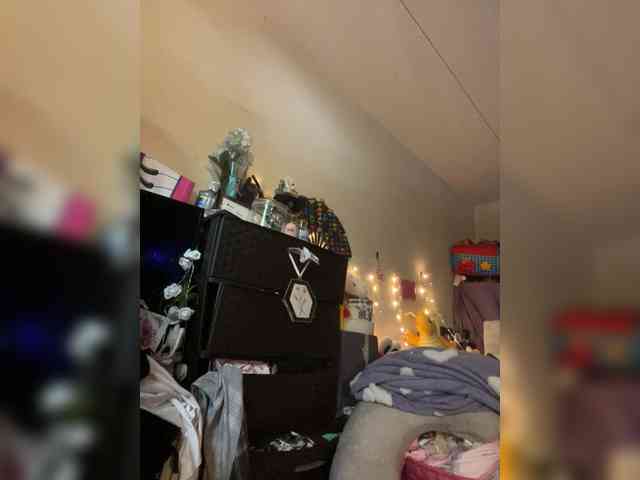 Brujaxgrey webcam