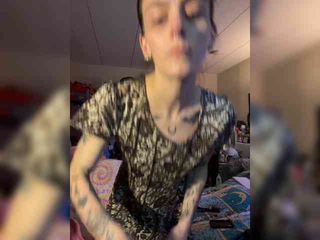 Brujaxgrey webcam