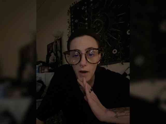 Brujaxgrey webcam