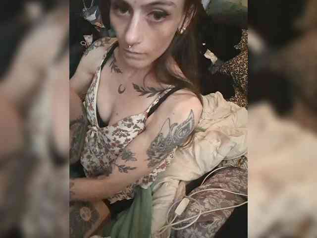 Brujaxgrey webcam