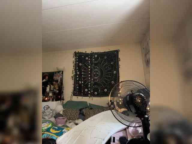 Brujaxgrey webcam