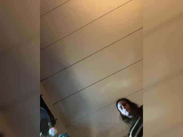 Brujaxgrey webcam