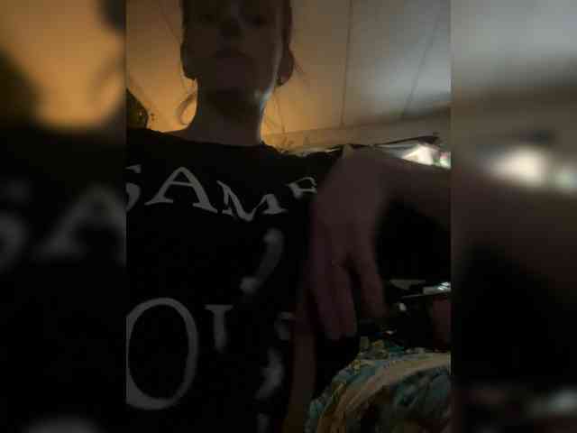 Brujaxgrey webcam