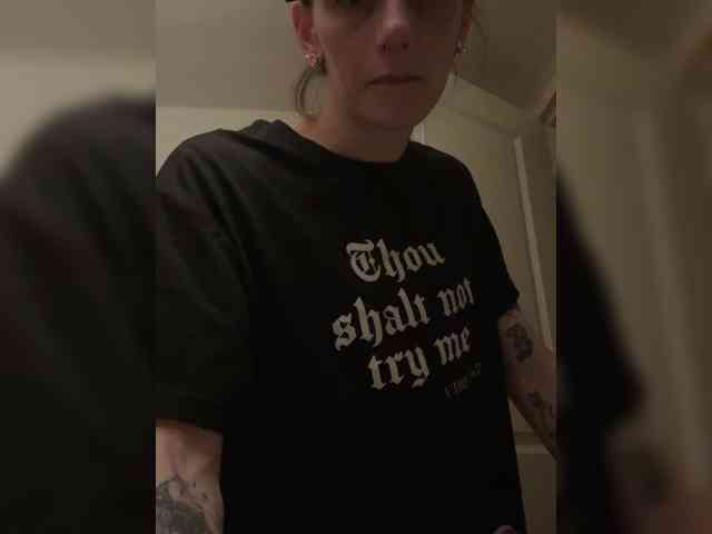 Brujaxgrey webcam