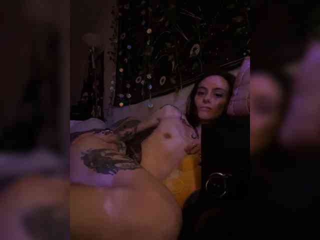 Brujaxgrey webcam