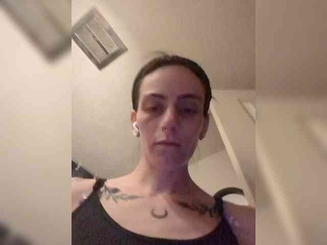 Brujaxgrey webcam