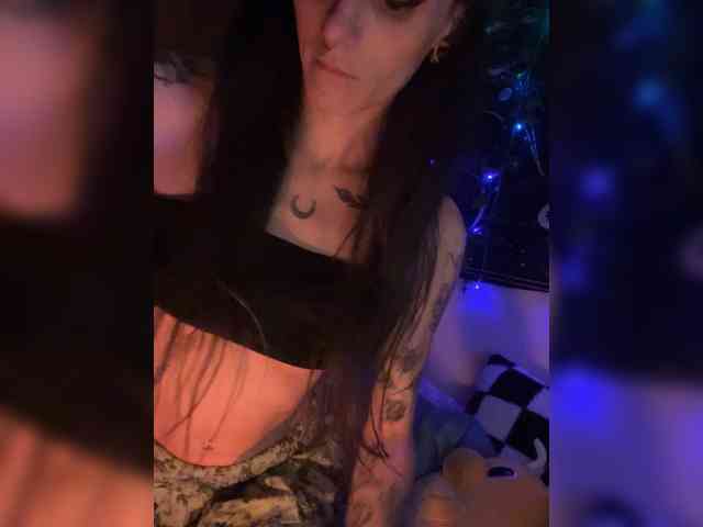 Brujaxgrey webcam