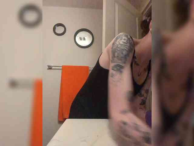 Brujaxgrey webcam