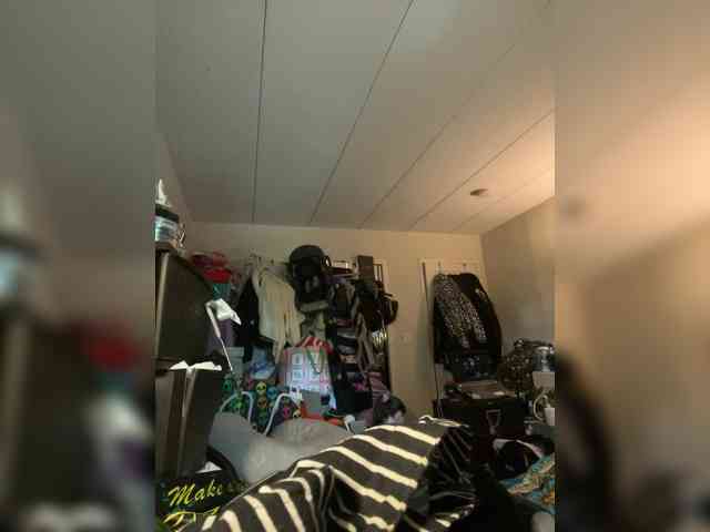 Brujaxgrey webcam