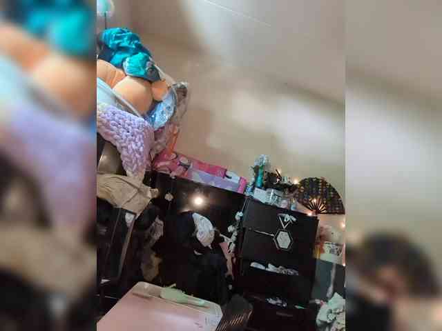 Brujaxgrey webcam