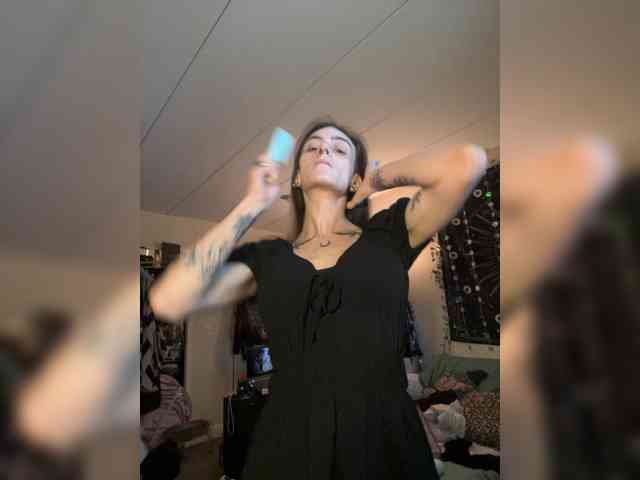 Brujaxgrey webcam