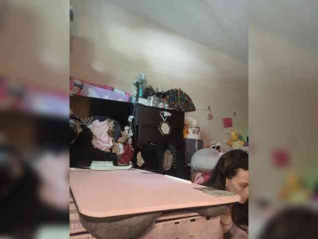 Brujaxgrey webcam