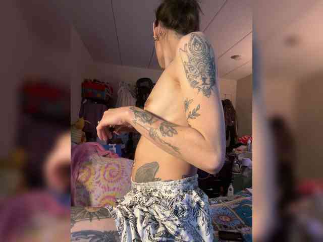 Brujaxgrey webcam