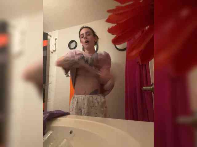 Brujaxgrey webcam