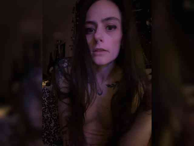 Brujaxgrey webcam