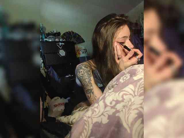 Brujaxgrey webcam