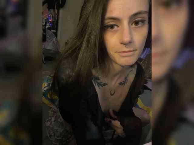 Brujaxgrey webcam
