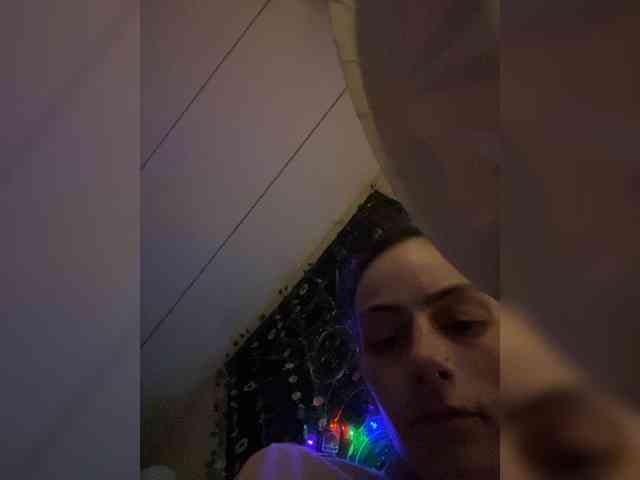 Brujaxgrey webcam