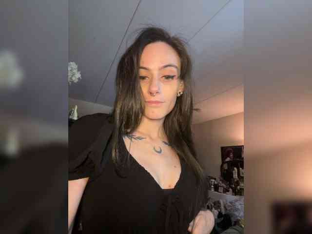 Brujaxgrey webcam