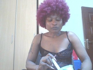 QueenIvy35's Live Webcam