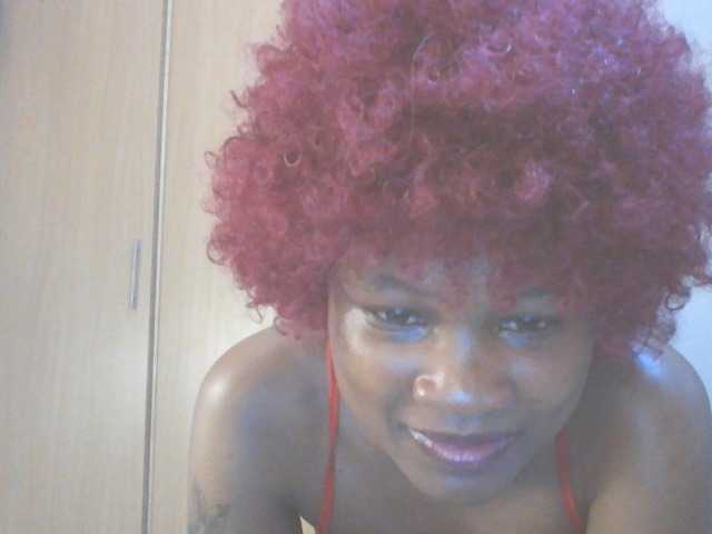QueenIvy35 live cam on BongaCams