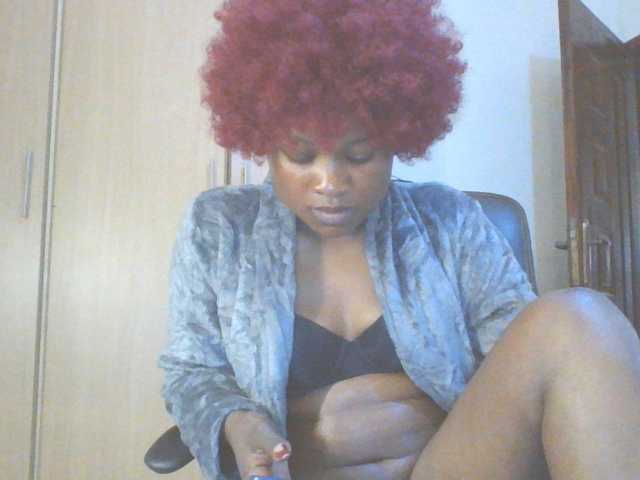 QueenIvy35 live cam on BongaCams