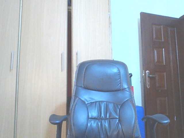 QueenIvy35 live cam on BongaCams