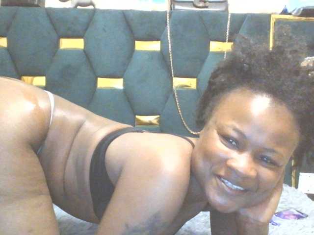 QueenIvy35