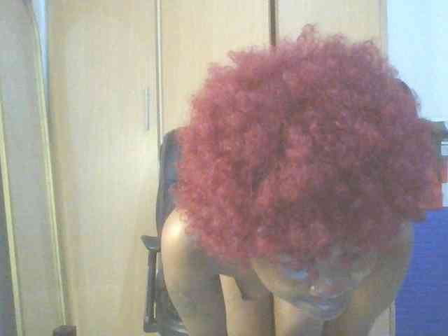 QueenIvy35 webcam