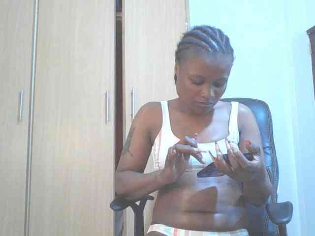QueenIvy35