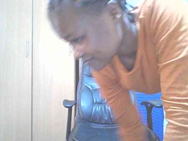 QueenIvy35 webcam