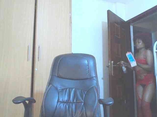 QueenIvy35 webcam