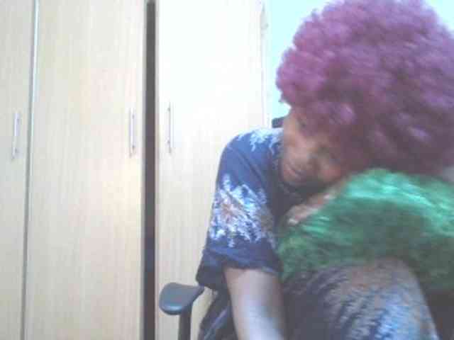 QueenIvy35 webcam