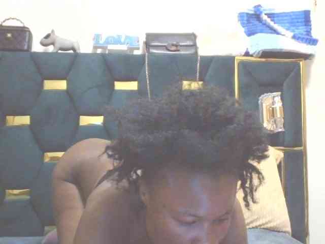QueenIvy35