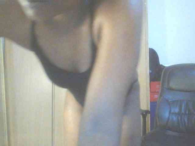 QueenIvy35 webcam