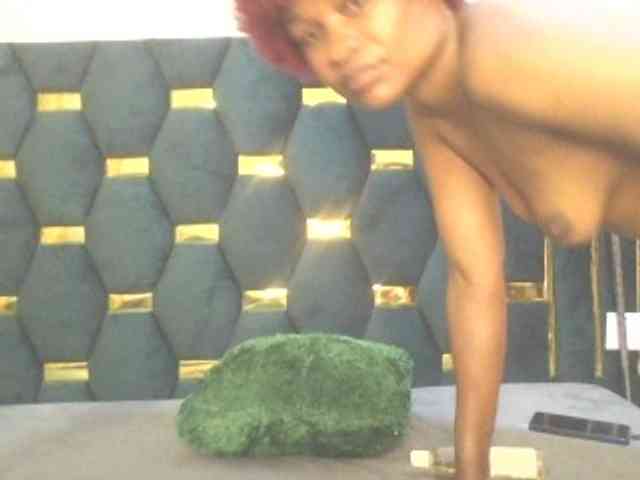 QueenIvy35