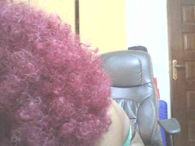 QueenIvy35 webcam