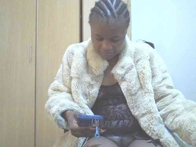 QueenIvy35 webcam