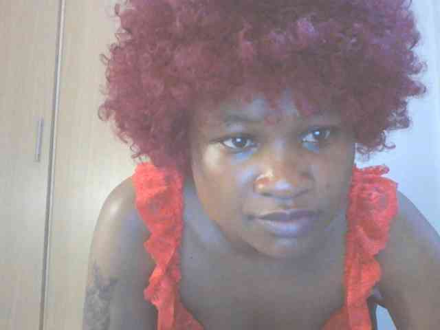 QueenIvy35 webcam
