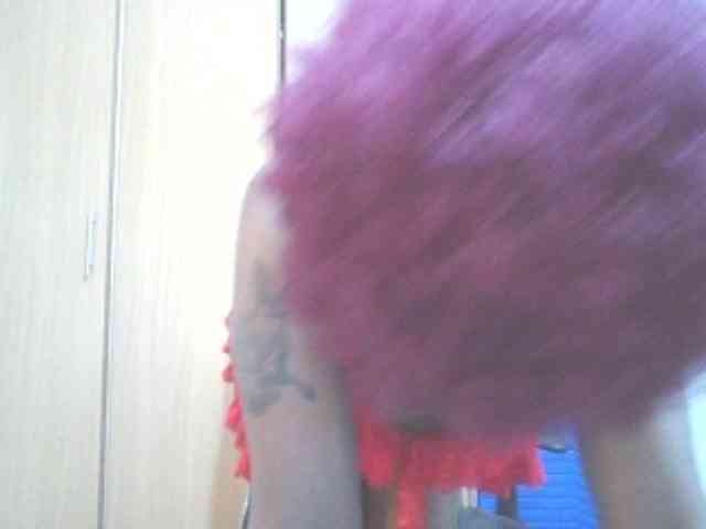 QueenIvy35 webcam
