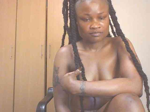 QueenIvy35