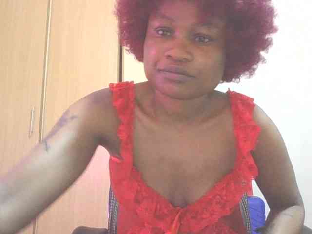 QueenIvy35 webcam