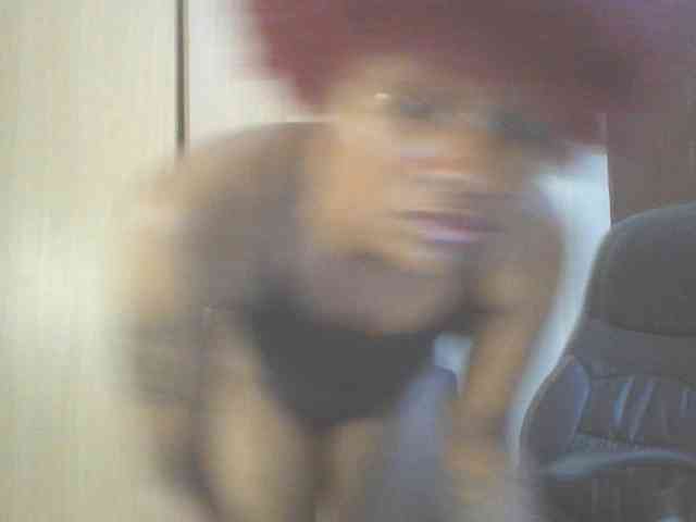 QueenIvy35 webcam