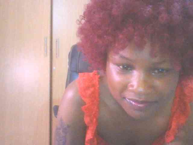 QueenIvy35 webcam