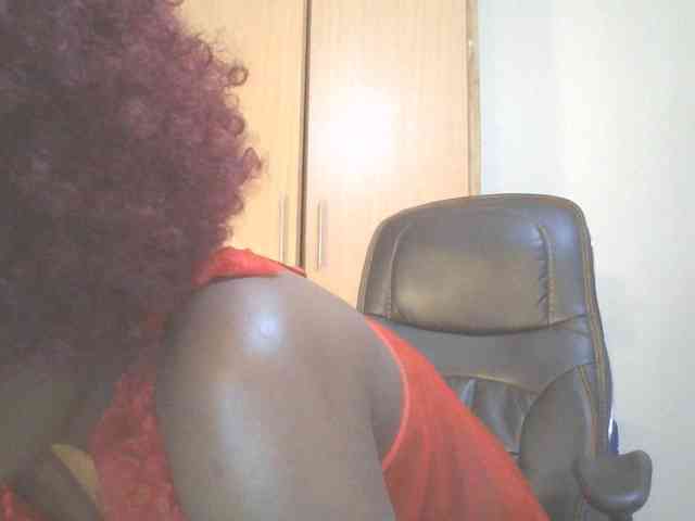 QueenIvy35 Sex Cam Show
