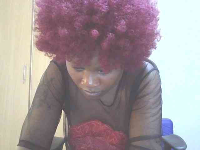 QueenIvy35 webcam