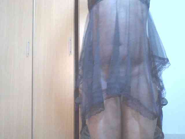 QueenIvy35 webcam